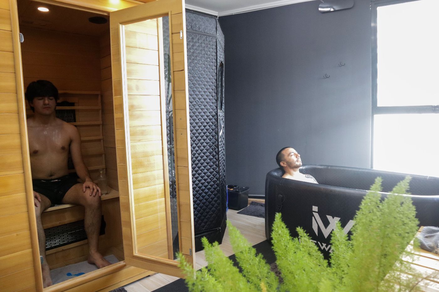 Sala de Vitality Lab con el sauna infrarrojo y la tina de frío